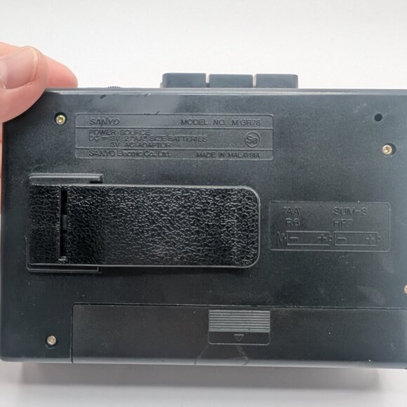 Vintage SANYO MGR78 AM/FM Stereo Cassette Walkman Player & Equalizer - Tested - Picture 4 of 6